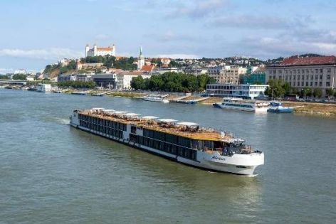 Речен круиз по Дунав за коледните базари 12.12.2025